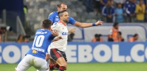 barcos-e-diegO-300x146 Flamengo vence no Mineirão, mas Cruzeiro avança na Libertadores