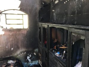 incendio-casa-cg-300x225 Criança de 11 anos entra em casa em chamas e salva bebê, na Paraíba
