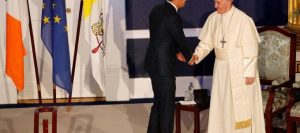 mundo-papa-irlanda-300x133 Papa diz que igreja fracassou no combate a abusos sexuais