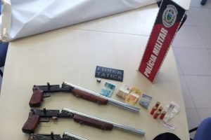 prisao-cg-300x200 Polícia prende homem com cinco armas e munições calibre 12 em Campina Grande
