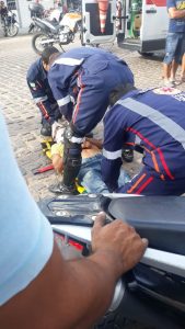 IMG-20181015-WA0096-169x300 Colisão entre carro e motocicleta deixa uma pessoa ferida em Monteiro