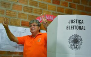 NalvaF-Eleições2018-JoãoAzevedo-e-Ricardo-Coutinho-POLITICA-8-696x439-300x189 João Azevêdo tem vitória esmagadora no Cariri; confira a votação por município