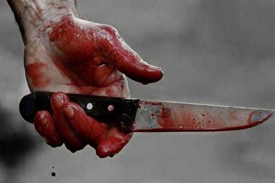 faca-sangue Homem é encontrado morto no quintal da casa dele, em Sertânia