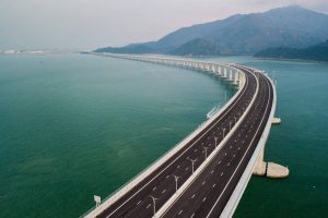 maior-ponte-marítima-do-mundo-inaugurada-na-China-300x200 Os números que revelam a grandiosidade da maior ponte marítima do mundo, inaugurada na China