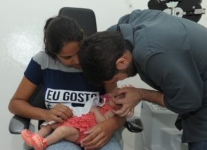 timthumb-4-1-300x218 Bebês começam a ser atendidos com o Teste do Olhinho no CEMED em Monteiro