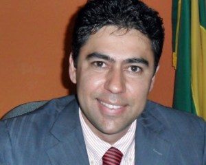 Alisson-Baraúna-300x240 TRAGÉDIA: Ex-prefeito é morto pelo pai após ser confundido com assaltante