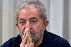 lula-2-600x395-300x198 STF julgará na terça-feira (4) recurso que pede liberdade de Lula