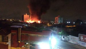 856484c2-9e66-4e85-91b4-bc6ab00f4fa3-850x491-300x173 Bandidos agem na madrugada e explosões de caixas eletrônicos causam incêndio em Supermercado de Campina Grande