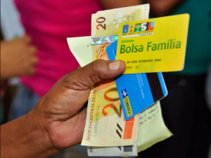 abono-natalino-300x225 Prefeitura de Monteiro oferece Abono Natalino para beneficiários do Bolsa Família