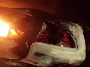 carro-incendiado-acidente-sertao-300x225 Quatro pessoas morrem carbonizadas em acidente na BR-361, no Sertão da Paraíba