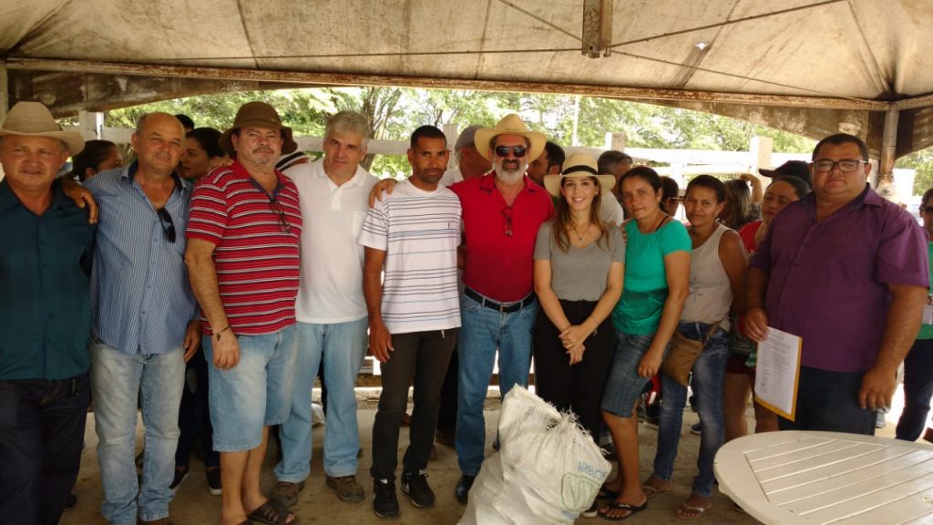 33a257dc-a8c6-41db-91cf-a6c45614e83f-1024x576 Prefeita Ana Lorena participa da entrega de 100 mil raquetes de palma em Monteiro