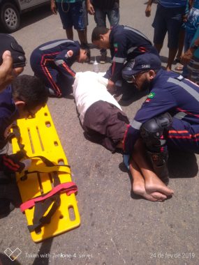 colisao-285x380 Colisão entre carro e moto deixa uma pessoa ferida em Monteiro