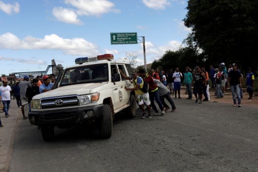 ven-520x347 Em manhã tensa na fronteira, Maduro e Guaidó convocam manifestações