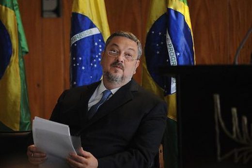 ex-ministro_da_fazenda_antonio_palocci_-_arquivo-agencia_brasil-520x347 Palocci acusa Lula de negociata na compra de submarinos franceses
