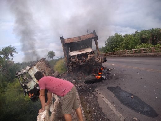 IMG-20190414-WA0050-520x390 Cegonheiro Monteirense morre carbonizado após acidente no Maranhão