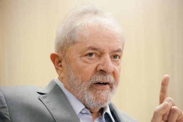 lula_entrevista_pf-585x390 "Cadê Queiroz?", questiona Lula em entrevista a jornais