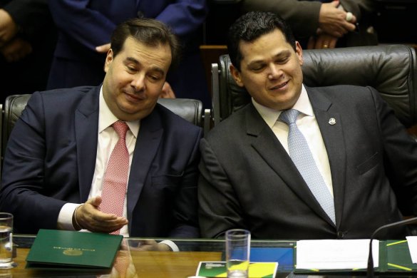 15493336335c58f4816e4b1_1549333633_3x2_lg-585x390 Congresso limita ação de Bolsonaro e debate semiparlamentarismo