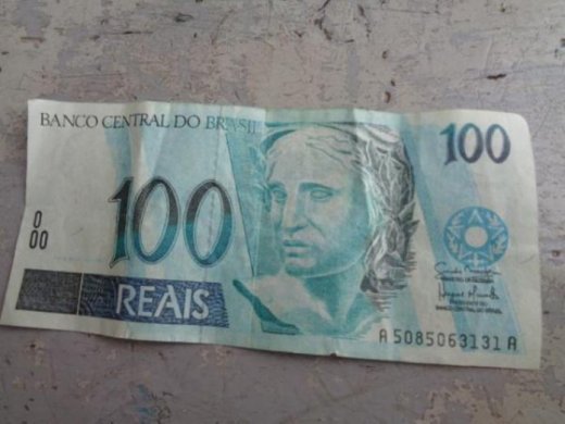 Dinheiro-520x390 Em Sertânia homens são presos com dinheiro falso