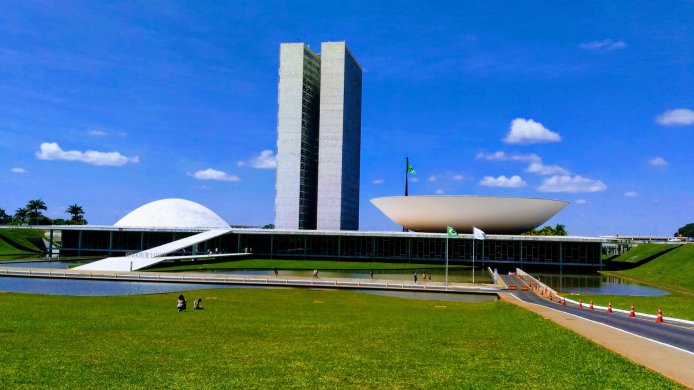 brasilia-694x390 6 ANOS DE MANDATO! Eleições para prefeitos e vereador podem ser adiadas para 2022
