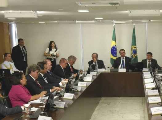 reuniao-de-joão-com-bolsonaro-526x390 João pede que Bolsonaro reveja cortes das Universidades e MP do Saneamento