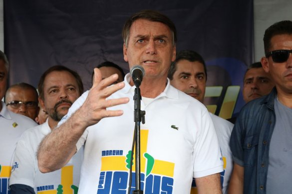 BOLSONARO-01-585x390 Bolsonaro: abro mão da reeleição se Brasil passar por reforma política