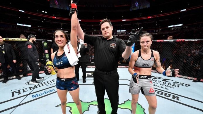 Tatiana-Suarez-693x390 Noiva de Amanda Nunes, Nina Ansaroff  perde em card preliminar no UFC 238