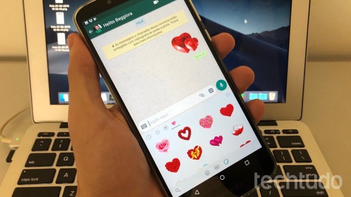 camera-2019-06-28-as-12.11.25-4-693x390 Figurinhas (stickers) de corações para WhatsApp: saiba como usar no app