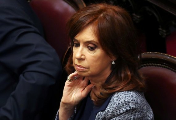 cristina-571x390 Ex-presidente Cristina Kirchner enfrenta quarta sessão de julgamento
