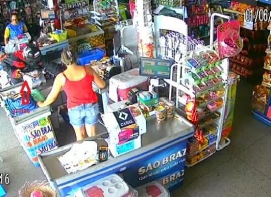 mercado-assalto-536x390 Bandidos assaltam supermercado em Ouro Velho