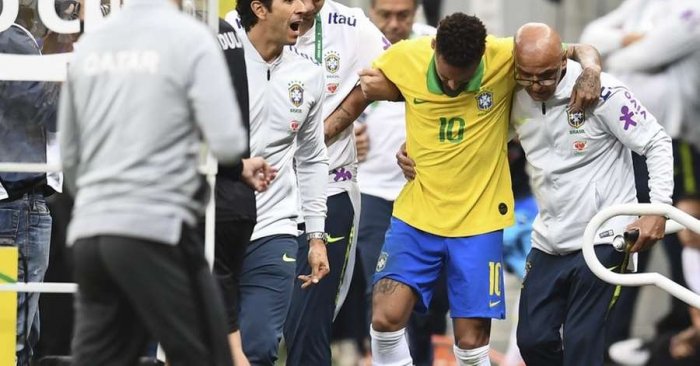 neymar-700x366 Lesão no tornozelo tira Neymar da Copa América