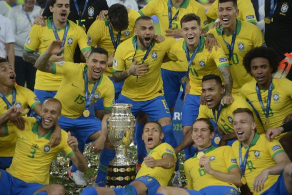 bras-585x390 Tite comemora vitória no Maracanã: 'templo maior do futebol'