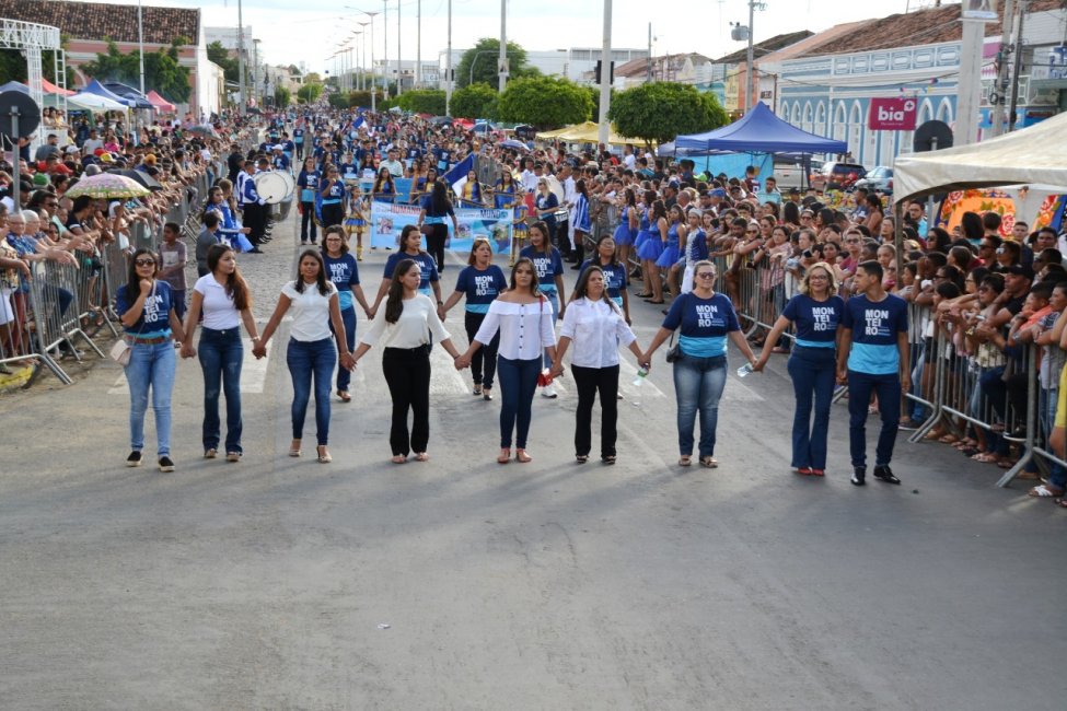 IMG-20190911-WA0063-1-975x650 Veja imagens do desfile de 7 de setembro em Monteiro