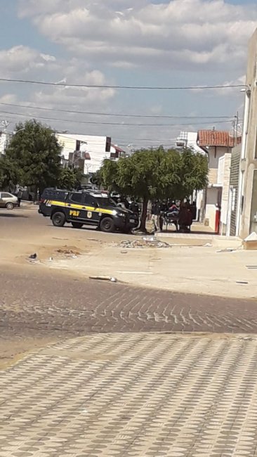 IMG-20190925-WA0412-366x650 Operação da Polícia Federal em Monteiro apreende veículos roubados