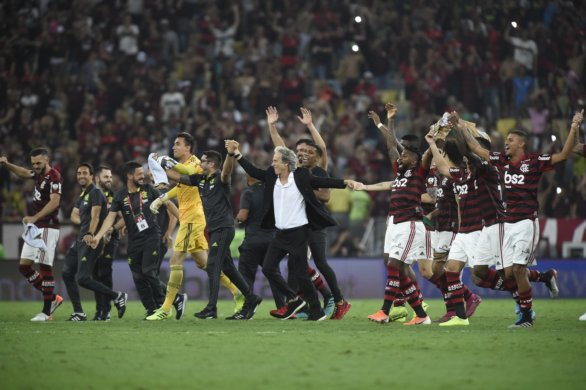 Flamengo-Grêmio-no-Maracanã-Libertadores.-586x390 Com cinco dos sete jogos no Rio, Flamengo tenta encaminhar título brasileiro antes do River Plate
