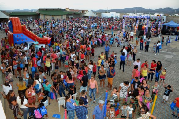 Super-heróis-invadem-Monteiro-e-fazem-a-alegria-na-festa-do-Dia-das-Crianças-1-585x390 Super-heróis invadem Monteiro e fazem a alegria na festa do Dia das Crianças