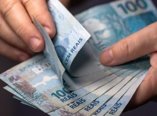 dinheiro-real-527x390 Congresso aprova salário mínimo de R$ 1.040 para 2020, sem aumento real