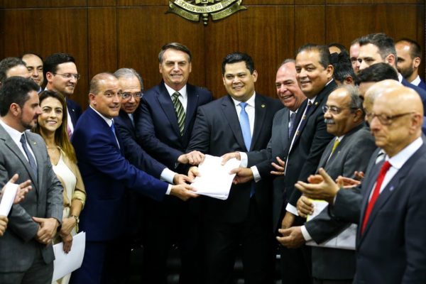 PACTO-600x400 Pacto federativo vai deixar municípios sustentáveis, diz Bolsonaro