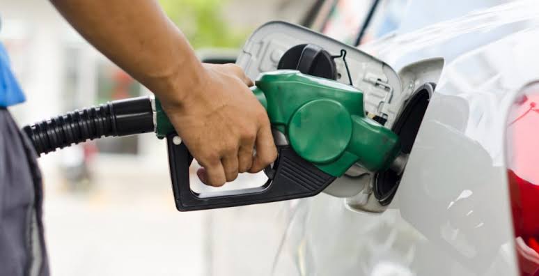 bomba-de-gasolina Novo reajuste nos preços da gasolina e do diesel entra em vigor a partir desta quarta-feira