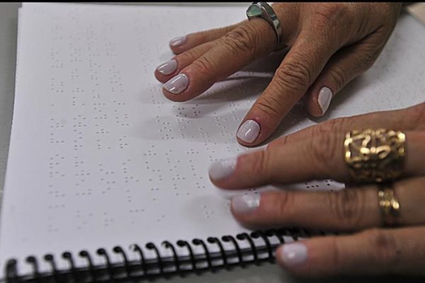 braile-600x400 Mundo comemora Sistema Braile de escrita e leitura para cegos