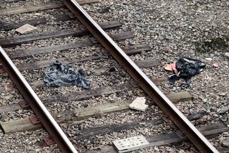 trilhos-trem Mulher com depressão morre após ser atropelada por trem na PB