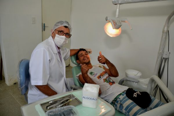 Centro-de-Especialidades-Odontológicas-atendem-280-pacientes-no-Mutirão-de-Próteses-em-Monteiro-2-600x400 Centro de Especialidades Odontológicas atendem 280 pacientes no Mutirão de Próteses em Monteiro