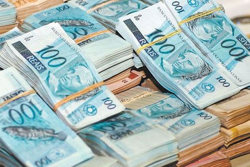 dinheiro Operação investiga organização criminosa suspeita de sonegar ICMS em mais de R$ 230 milhões