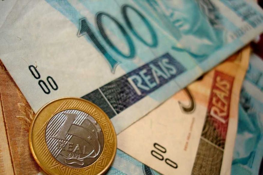 dinheiro_brasileiro-1 Governo prevê salário mínimo de R$ 1.088, mas valor pode ter que ser maior