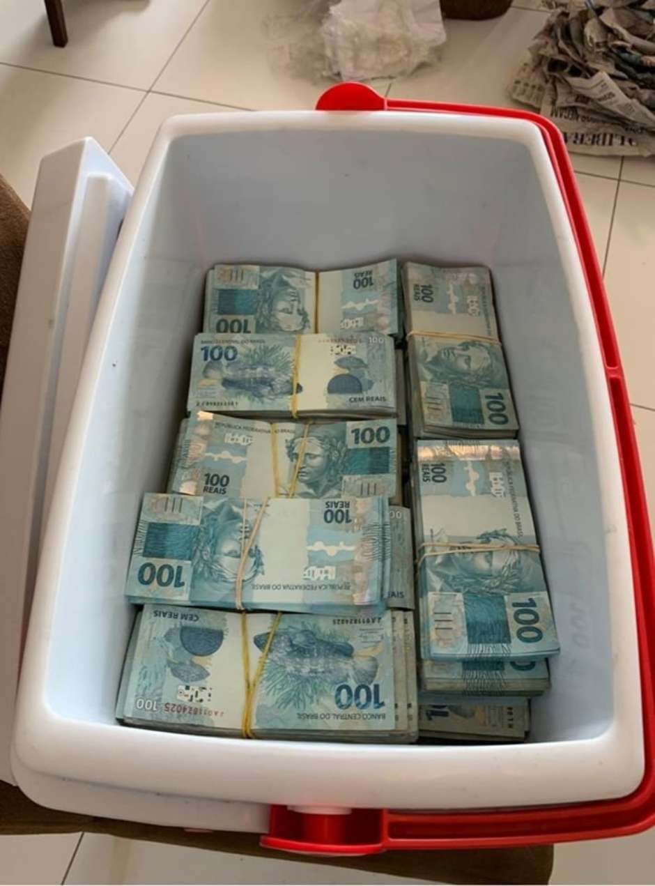 caixa-termica-com-dinheiro-no-pará PF acha R$ 750 mil em caixa térmica na casa do nº 2 da Saúde no Pará