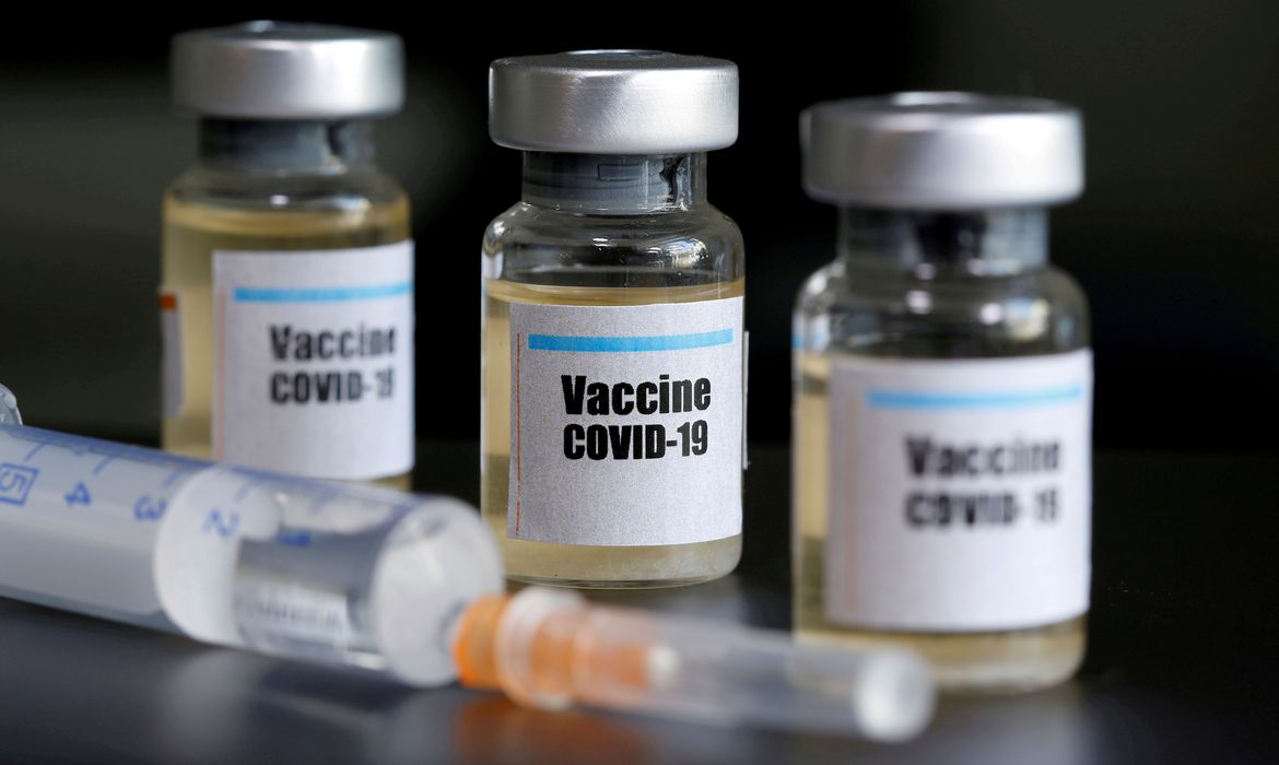 coronavirus-astrazeneca-oxford Vacina de Oxford contra Covid-19 será testada em 2 mil voluntários no Brasil