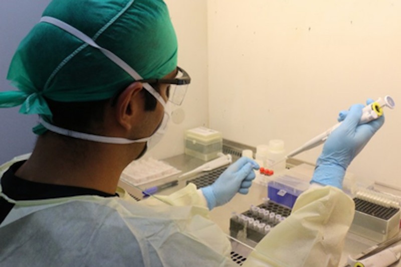 exame-coronavirus-Lacen Paraíba confirma 714 novos casos de Covid-19 e 12 óbitos neste sábado