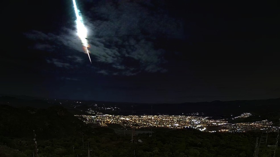 meteoro-sertao Meteoro brilhante é visto no Sertão de Pernambuco e especialistas explicam fenômeno
