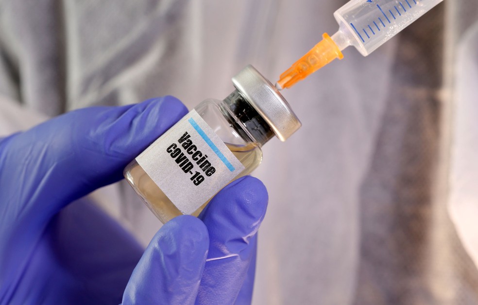 vacina20 Pazuello: 30 milhões de doses da vacina de Oxford ficarão disponíveis em janeiro