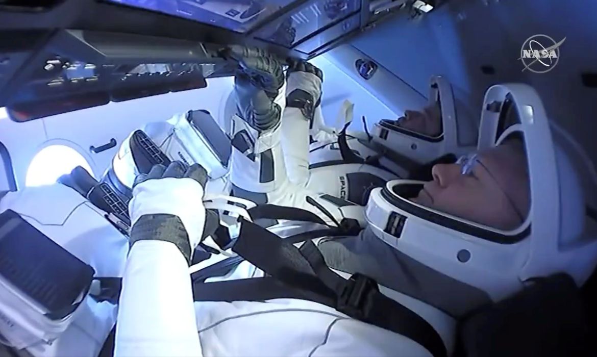 astronauta-nasa Astronautas da Nasa completam missão no espaço a bordo da SpaceX