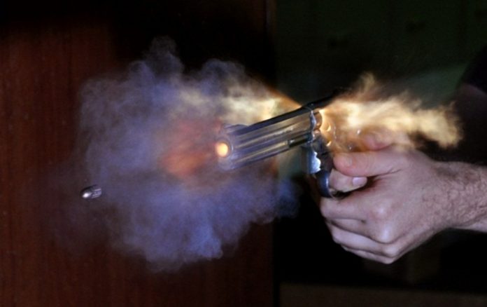 disparo-arma-fogo Tiroteio em Sertânia deixa um adolescente morto e outro jovem ferido